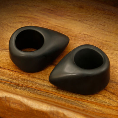 Natuurlijke zwarte Bian Stone Gua Sha Massage Ring voor het hele lichaam Hand Acupoint Massager Hand en Voet Meridian Massage