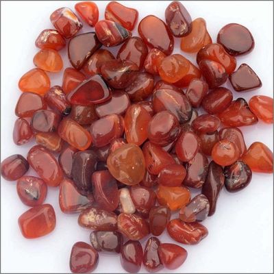 Gepolijste natuurlijke kristallen rode agate Carnelian tumble grindstenen voor Feng Shui