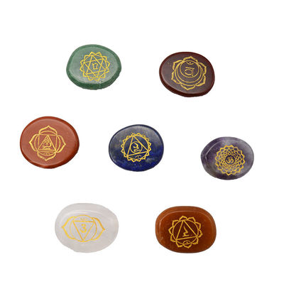 Gegraveerd, gesneden, gepolijst, Palm Pocket Stone Reiki Balancing Healing Crystal 7 Chakra Stones Sets voor Liefdesthema