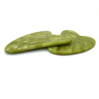 Groene Xiuyan Jade Gua Sha Stones voor gezichtsmassage Gereedschap Infrarood Fysiotherapie Gezicht Nek en lichaamsmassage