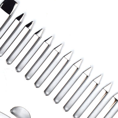 Gepersonaliseerd logo beschikbaar zilver roestvrij staal hoofdhuid massage metaal gua sha kam voor 2024 massager gereedschappen