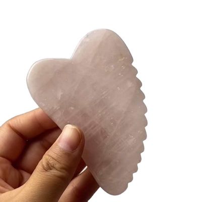 Massagetools Hartvormige Rozenkwarts Gua Sha voor effectieve spiermassage