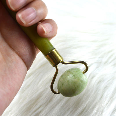 Gepersonaliseerd logo beschikbaard 100% natuurlijke Xiuyan Jade Gezicht Guasha Roller Groene Jade Gezicht Gua Sha Massager Stone Skin Care