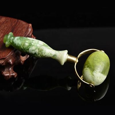 Groene Xiuyan Jade Gezichtsroller Gua Sha Gelast Metalen Jade Massage Roller Voor Schoonheidsinstrumenten Gezichtsmassager