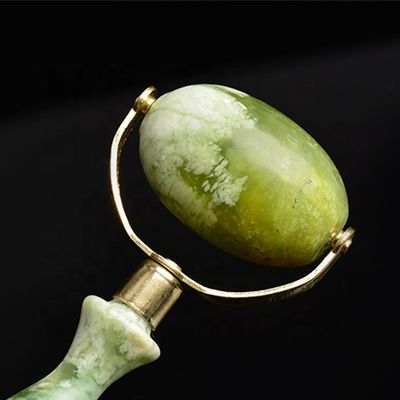 Groene Xiuyan Jade Gezichtsroller Gua Sha Gelast Metalen Jade Massage Roller Voor Schoonheidsinstrumenten Gezichtsmassager