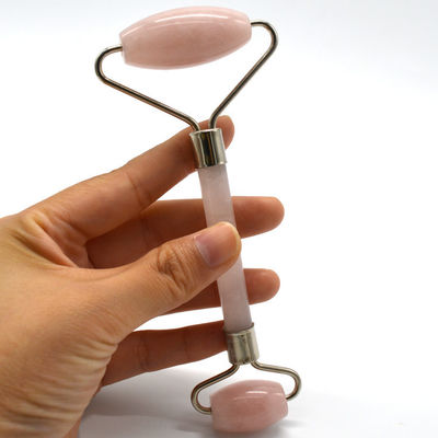 Gepersonaliseerd logo beschikbaard Rose Gold Jade Roller voor gezichtsverzorging 100% natuurlijke Double Head Rose Quartz Facial Roller Gezichtsslimming