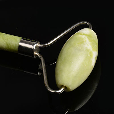 Geef je huid de liefde die het verdient met onze gezichtsmassagerroller en authentieke Xiuyan Jade