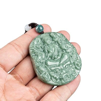 Gesneden natuurlijke jade negen draken guan yin hanger halsketting een unieke toevoeging aan uw juwelen collectie