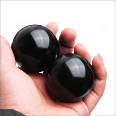 Gesneden 50 mm natuurlijke zwarte Bian Stone Hand Ball Massage gladde Healing Crystal Sphere voor lichaamsmassage en genezing
