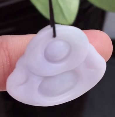 Groen Draagbare Natuurlijke Birma Paarse Gekerfde Jadeit Jade Lachende Boeddha Hanger voor Vrouwen en Kinderen Natuurlijke Kleur