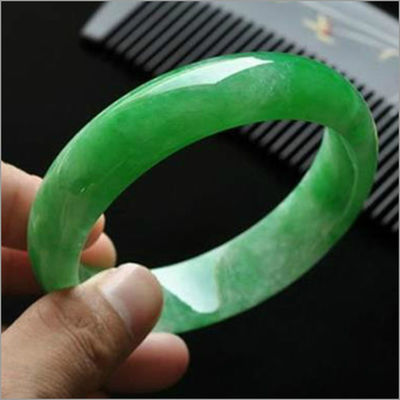 Op maat gemaakte kristallen stenen ijzige smaragd groene jade armband OEM ODM aanvaard