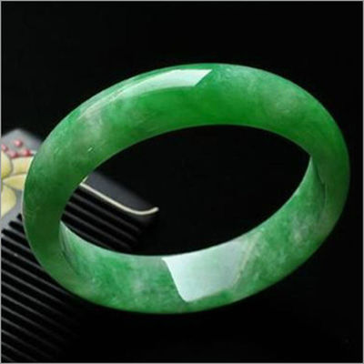 Op maat gemaakte kristallen stenen ijzige smaragd groene jade armband OEM ODM aanvaard