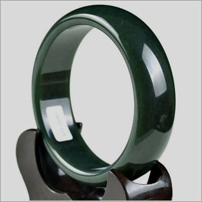 Handgemaakte Hettian Jade Nephrite Groene Armband Armband in Folk-custom stijl 54-65mm met uniek natuurlijk ontwerp