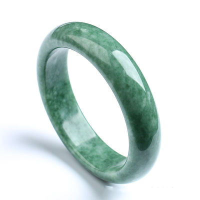 Natuurlijke donkere groene jade armband een tijdloos juweeltje voor uw collectie