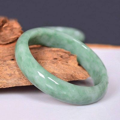 Natuurlijke donkere groene jade armband een tijdloos juweeltje voor uw collectie