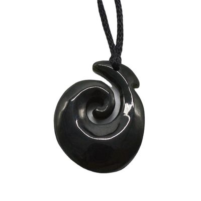 Hoekvormige Nefriet Jade Eternity Twist Hanger met gepolijste afwerking en Zeeland Maori Koru Carving