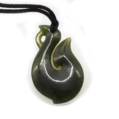 Regionaal kenmerk Natuurlijk groen Nefriet Jade Kleine gestileerde Maori Infinity Ketting met S-vormig ontwerp