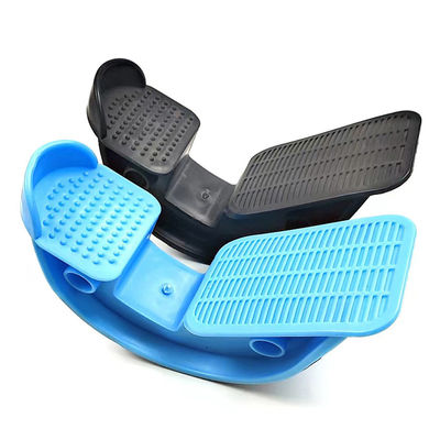 Massage en rekken van de benen worden makkelijker met plastic yogahulpmiddelen Stretching Wheel