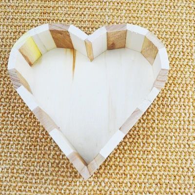 Lichaamsreinigingsapparatuur natuurlijke houten liefdesvorm bad set voor spa-ervaring
