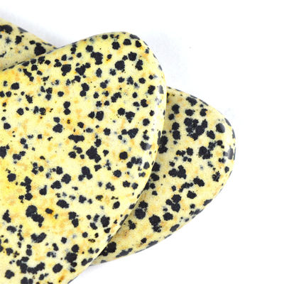 Gepersonaliseerd logo beschikbaard 2024 Trending Hartvormige Dalmatische Steen Guasha Massage Tool voor Body Healthcare Massage