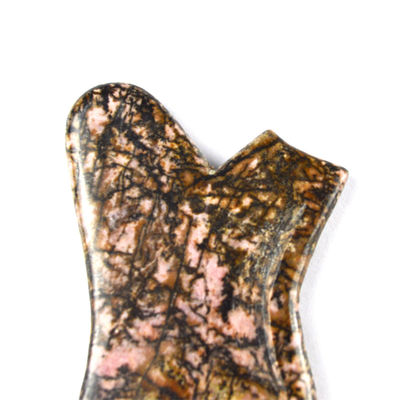 Aanpasbare Rhodonite Stone Gua-Sha Tool Roze en Zwarte Gezichtsmassageur voor nek/schouder/rug/beenverlichting