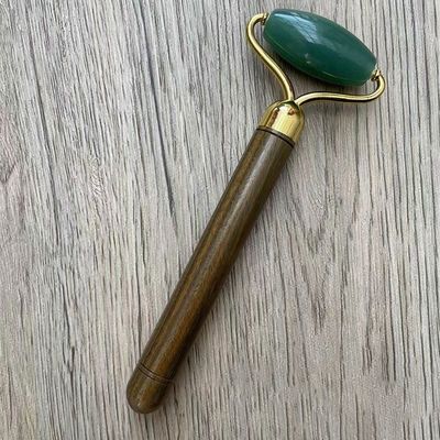 Groene Aventurine Jade Gezicht Roller Gezichtsverzorging Jade Massage Tool Met Houten Handvat Voor Customized Logo beschikbaar