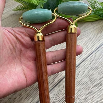 Groene Aventurine Jade Gezicht Roller Gezichtsverzorging Jade Massage Tool Met Houten Handvat Voor Customized Logo beschikbaar
