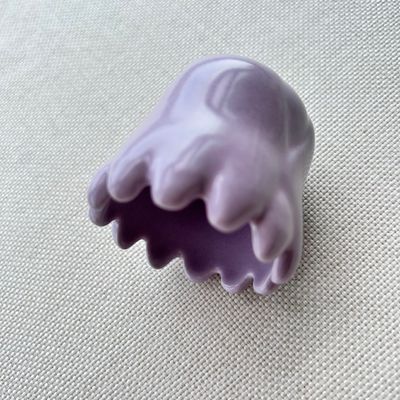 2024 Purple Flower Shape Chinese Ceramic Gua Sha Scraping Massager Body Massage Equipment voor gezondheidszorg en ontspanning