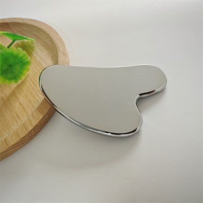 Gepersonaliseerd logo huidverzorgingstool roestvrij staal hartvormig Gua Sha Board voor gezichtslifting Metalen massager