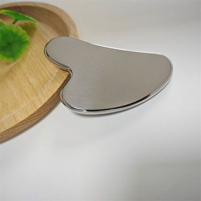 Gepersonaliseerd logo huidverzorgingstool roestvrij staal hartvormig Gua Sha Board voor gezichtslifting Metalen massager