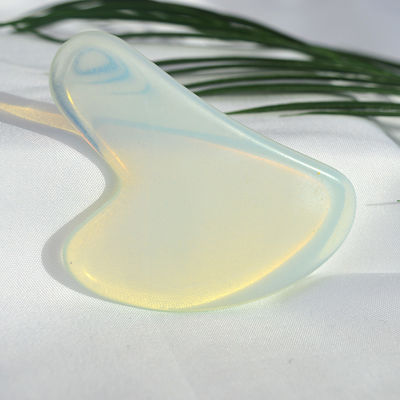 Schoonheidstool aangepast logo beschikbaar opal gua sha schraapbord voor gezichtsmassage