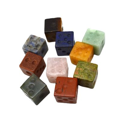 Je krijgt je handen op Gemstone 15mm Cube Dice Een must-have voor elke spelliefhebber