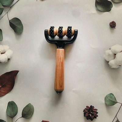 Houten massageroller voor spiermassage vasthouden cellulitis pijn trigger punt magnetische bal roller gereedschap
