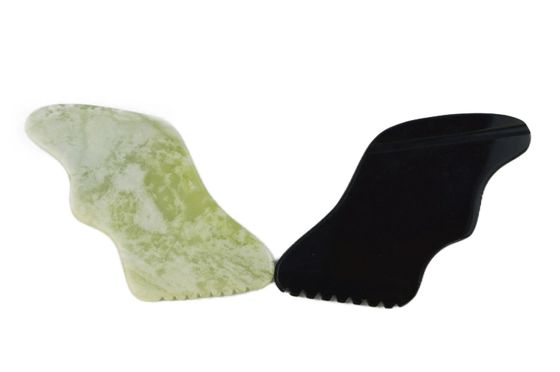 Body Massager Natuurlijke groene Jade Guasha voor anti-aging Chinese Xiuyan Jade Bliksemvorm Gua Sha Schrapen Massage Tool