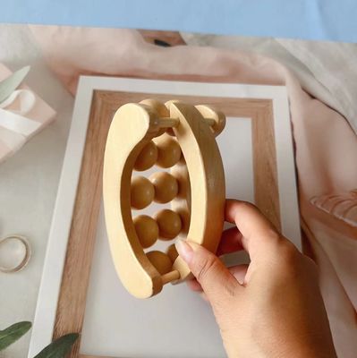 Bruine houten totale lichaamsmassage voor rug nek been arm aangepast logo beschikbaar ontspannen massageball roller handheld