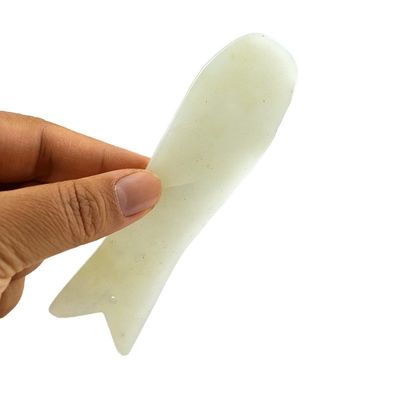 Gezichtsmassageapparaat huidverzorging schoonheidssalon apparatuur Spa met natuurlijke visvorm Xiuyan Jade Gua Sha schraapbord