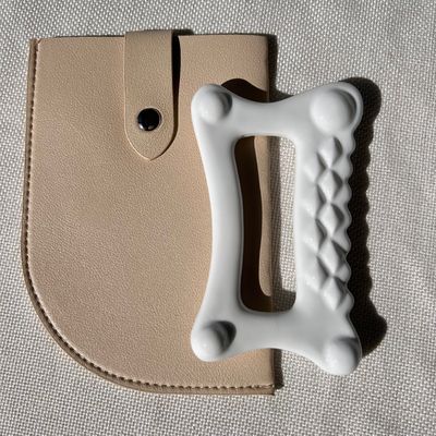 Witte lichaamsmassageapparatuur voor keramische Gua Sha Tool Guasha Stone Self Skin Care Spa Gezichtslifting