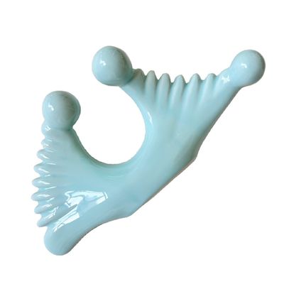 Blauw keramisch Gua Sha massagetool voor lymfatische drainage en huid schoonheid revitalisatie