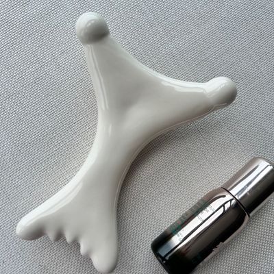Gepersonaliseerd logo beschikbaar Body Muscles Massager Keramische Gua Sha Massage Tool voor zelf huidverzorging