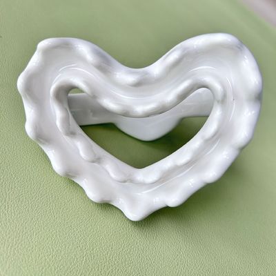 Gezichtsmassage 2024 Hartvorm Chinese keramische Gua Sha Schrapen Massage Tool voor lichaamsrelaxatie en Meridian Dredging