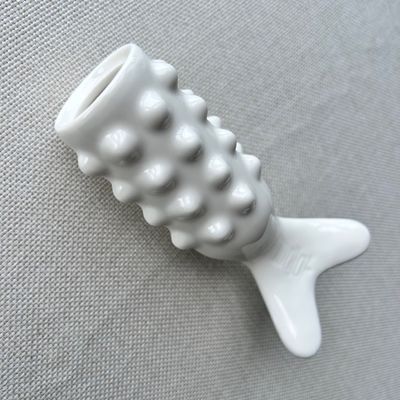 Lichaamsmassage-apparatuur Keramische vollichaam Gua Sha massager in visvorm voor lymfatische drainage en schoonheidsbehandeling