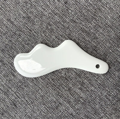 Gepersonaliseerd logo beschikbaard wolkvorm keramische gua sha steen voor gezichtslifting schoonheidsapparatuur