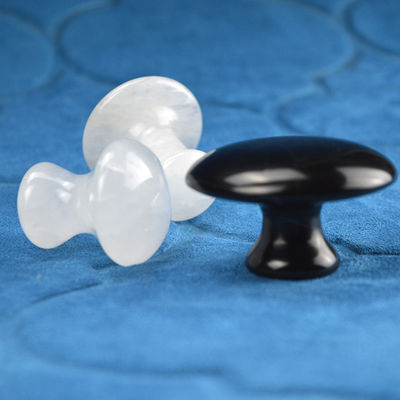 Natuurlijke heldere kwarts Gua Sha Massage Mushroom Shape Stone voor gezichts- en lichaamsmassage Massage Tools