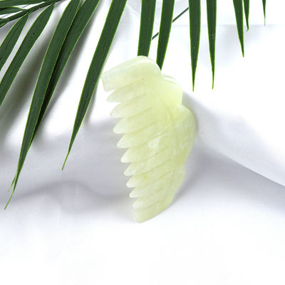 Xiuyan Jade Massage Comb 9.2cm*4.6cm Grootte Lichte groene kleur Bevordert bloedsomloop en verbetert slaap