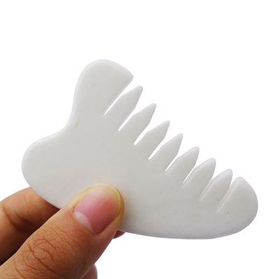 Volledige lichaamsmassage Natuurlijke witte Xiuyan Jade haarkam Gua Sha Tools Jade Scalp massager voor het verlichten van de spierspanning