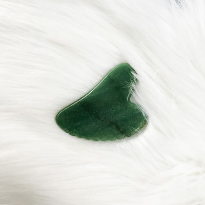 Gezichtsschrapen Huidlifting met groene Aventurine Gua Sha en hartvormig ontwerp