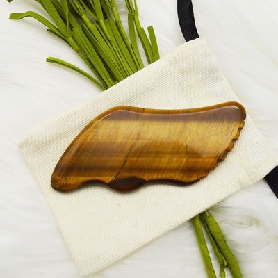 Handgemaakte handgemaakte Gua Sha natuurlijke tijger oog huid massager voor gezicht ogen nek nodieuze spier ontspanning OEM ODM