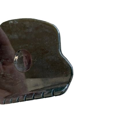 Gezichtssculptuur Donkergroen Nefriet Jade Gua Sha Stenen met Ridge Tanden en Duim Loops 2021 Populair