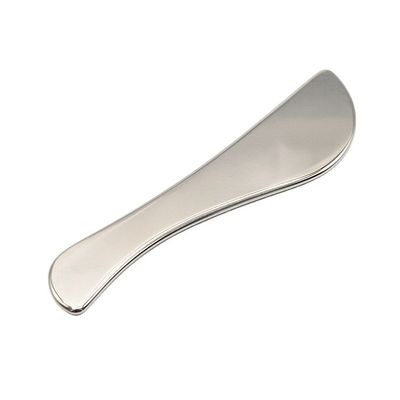 Verbeter uw huidverzorgingsroutine met zilveren metalen Guasha en titanium massagetoestellen