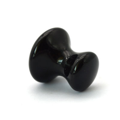 Gepolijste natuurlijke jade steen massagekist met paddenstoelvormige groene aventurine en zwarte obsidianstenen voor gua sha